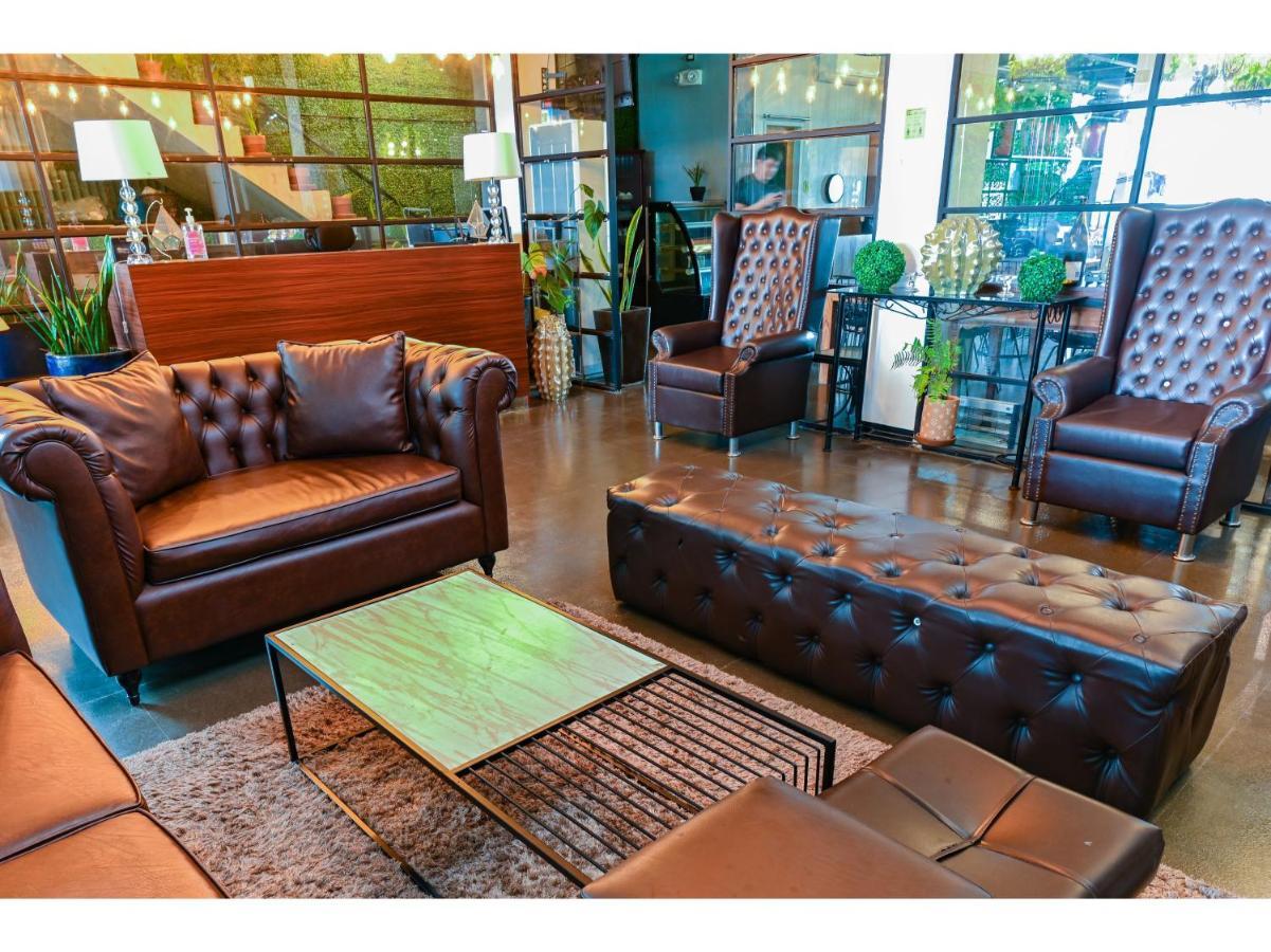 Capital O 890 Nami Hotel Tagaytay Tagaytay City Bagian luar foto