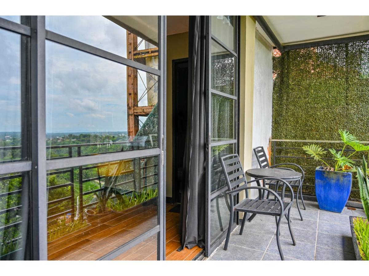Capital O 890 Nami Hotel Tagaytay Tagaytay City Bagian luar foto