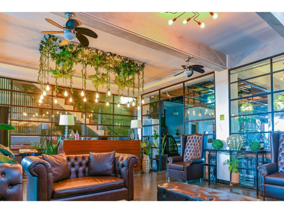 Capital O 890 Nami Hotel Tagaytay Tagaytay City Bagian luar foto