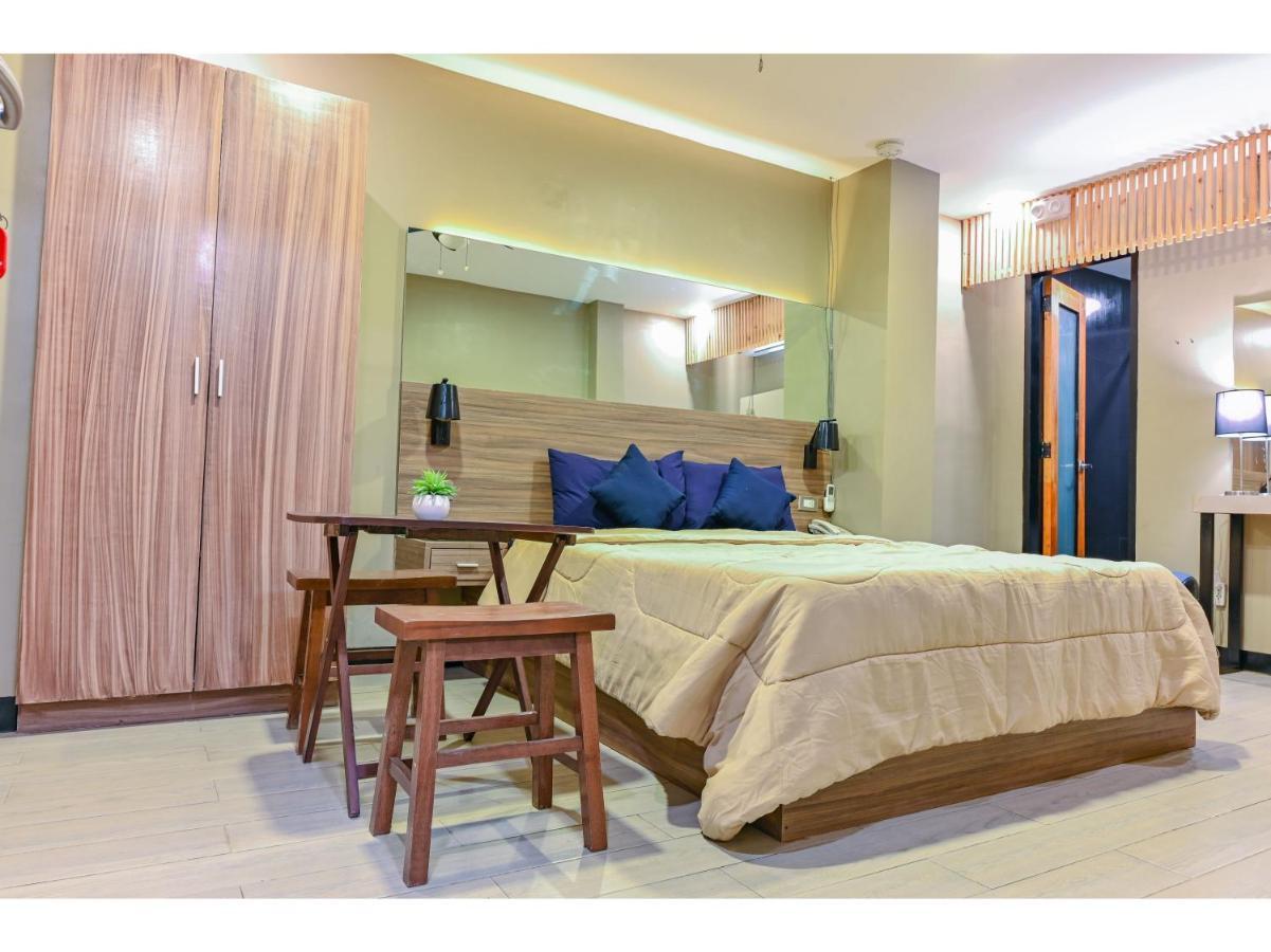 Capital O 890 Nami Hotel Tagaytay Tagaytay City Bagian luar foto
